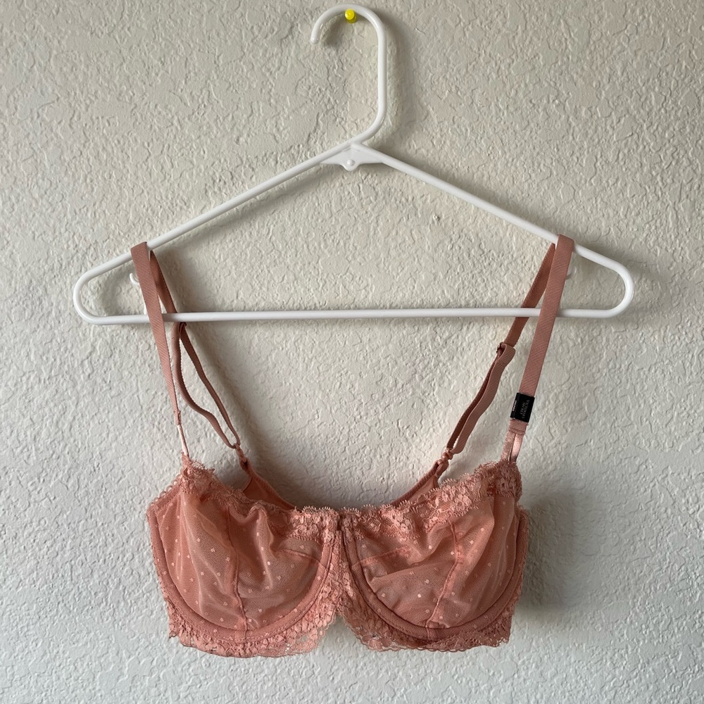 NWT Victoria's Secret Unlined Lace Bra in Peach